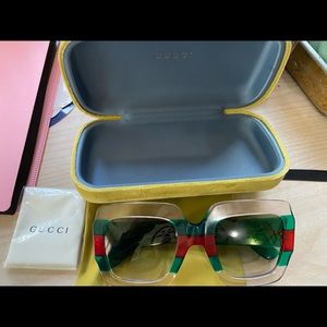 GUCCI blogger shades! Very lightly used 💚❤️